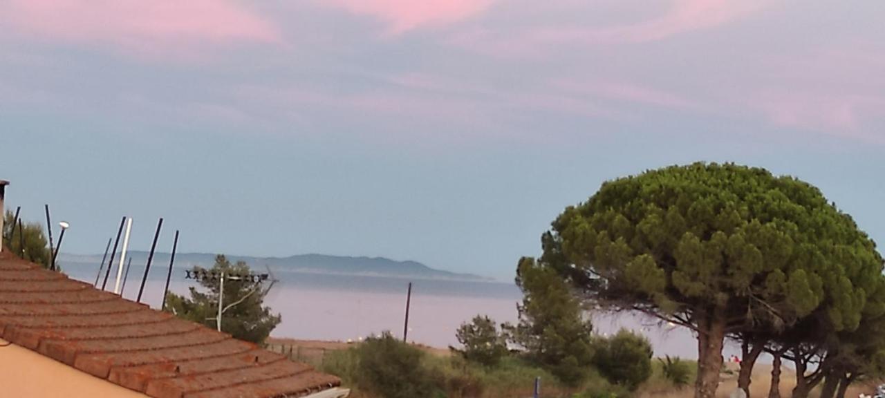 Suite Avec Tropezienne Vue Mer Hyeres Bagian luar foto